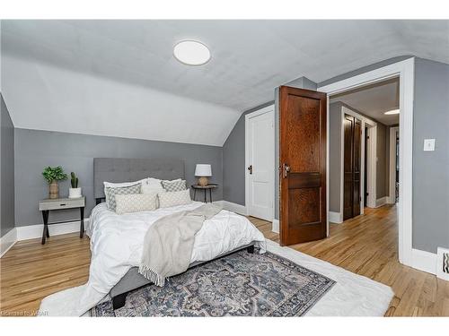 555 Grant Street, Woodstock, ON - Indoor Photo Showing Bedroom