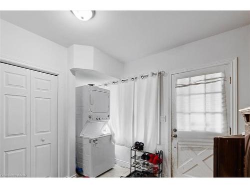 8 Campbell Street, Brantford, ON - Indoor Photo Showing Laundry Room