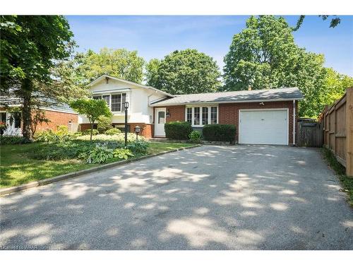 497 Regal Drive, London, ON - Outdoor With Facade