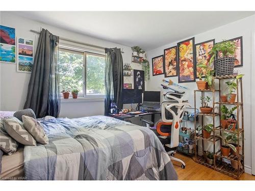 497 Regal Drive, London, ON - Indoor Photo Showing Bedroom