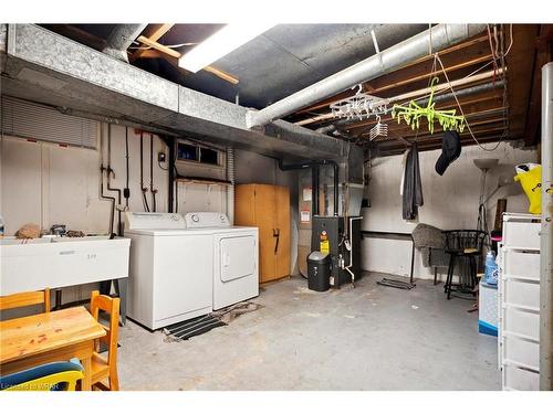 497 Regal Drive, London, ON - Indoor Photo Showing Laundry Room