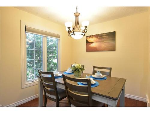 141 Fenwick Court, Kitchener, ON - Indoor Photo Showing Dining Room