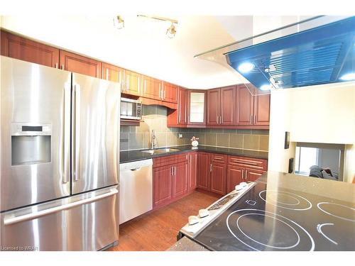 141 Fenwick Court, Kitchener, ON - Indoor Photo Showing Kitchen