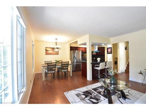 141 Fenwick Court, Kitchener, ON - Indoor Photo Showing Living Room