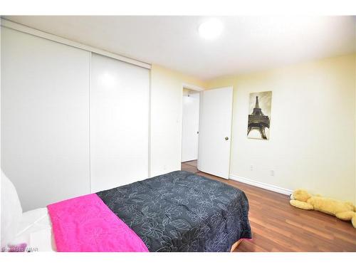 141 Fenwick Court, Kitchener, ON - Indoor Photo Showing Bedroom