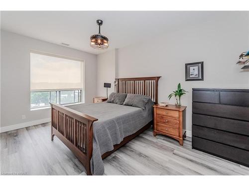 504-223 Erb Street W, Waterloo, ON - Indoor Photo Showing Bedroom