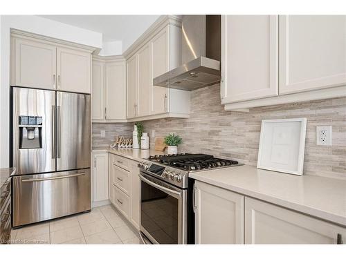 39 Bastia Street, Waterdown, ON - Indoor Photo Showing Kitchen With Stainless Steel Kitchen With Upgraded Kitchen