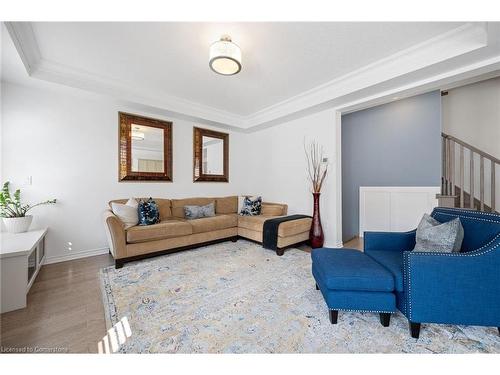 39 Bastia Street, Waterdown, ON - Indoor Photo Showing Living Room