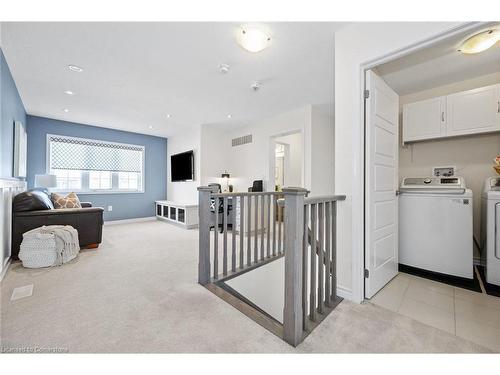 39 Bastia Street, Waterdown, ON - Indoor Photo Showing Laundry Room