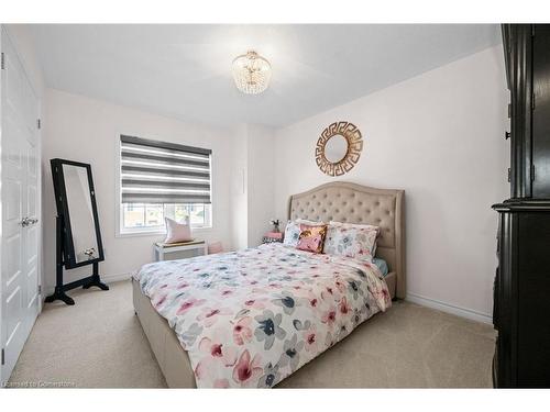 39 Bastia Street, Waterdown, ON - Indoor Photo Showing Bedroom