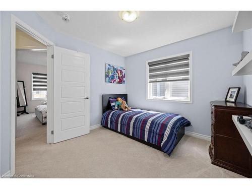 39 Bastia Street, Waterdown, ON - Indoor Photo Showing Bedroom