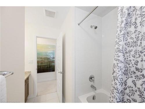 39 Bastia Street, Waterdown, ON - Indoor Photo Showing Bathroom