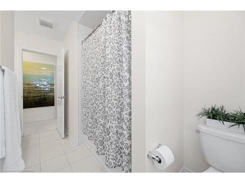 39 Bastia Street, Waterdown, ON - Indoor Photo Showing Bathroom