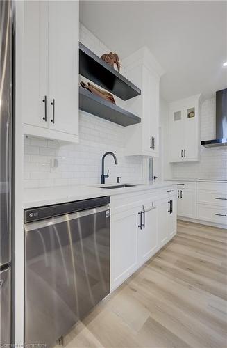 39 Herb Street, Norwich, ON - Indoor Photo Showing Kitchen With Upgraded Kitchen