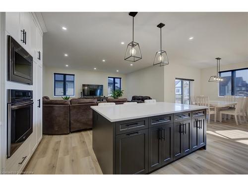 39 Herb Street, Norwich, ON - Indoor Photo Showing Kitchen With Upgraded Kitchen