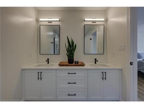 39 Herb Street, Norwich, ON - Indoor Photo Showing Bathroom