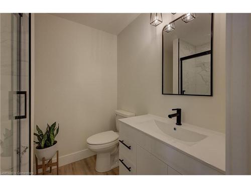 39 Herb Street, Norwich, ON - Indoor Photo Showing Bathroom