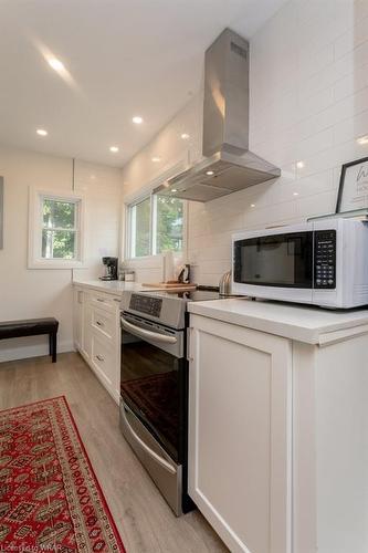 354 Erie Street, Port Stanley, ON - Indoor Photo Showing Kitchen