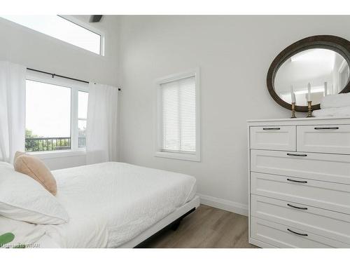 354 Erie Street, Port Stanley, ON - Indoor Photo Showing Bedroom