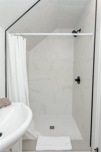 354 Erie Street, Port Stanley, ON - Indoor Photo Showing Bathroom