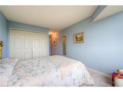 505-6 Willow Street, Waterloo, ON - Indoor Photo Showing Bedroom