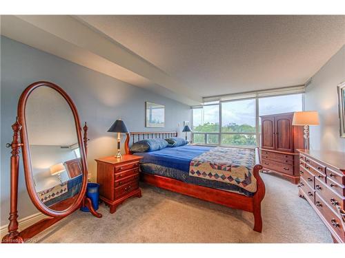 505-6 Willow Street, Waterloo, ON - Indoor Photo Showing Bedroom