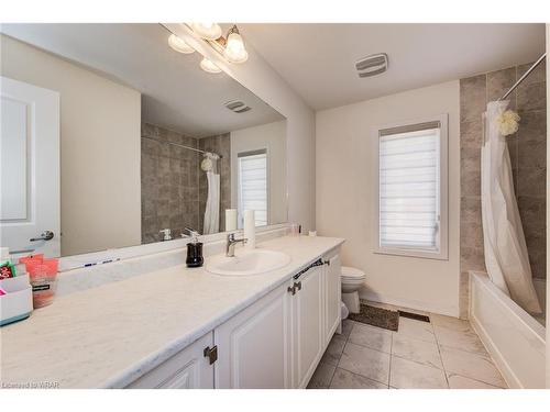 19 Garland Avenue, Cambridge, ON - Indoor Photo Showing Bathroom