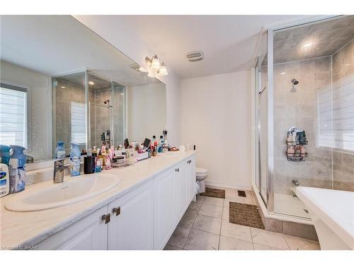 19 Garland Avenue, Cambridge, ON - Indoor Photo Showing Bathroom