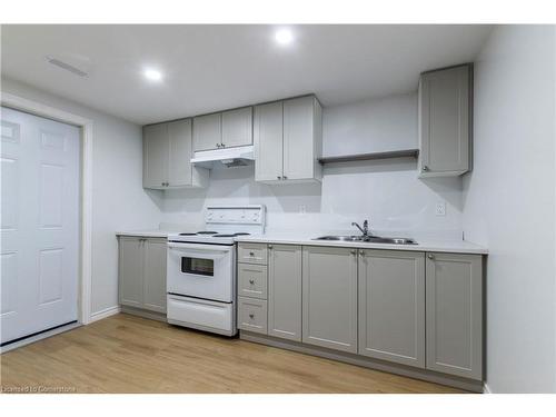 B-99 Nickolas Crescent, Cambridge, ON - Indoor Photo Showing Kitchen With Double Sink