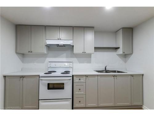 B-99 Nickolas Crescent, Cambridge, ON - Indoor Photo Showing Kitchen With Double Sink