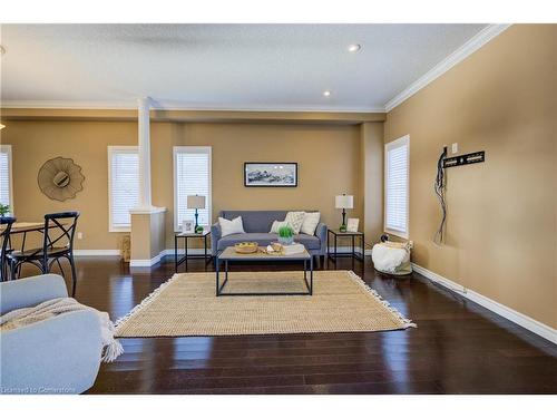 5 Hammacher Street, Baden, ON - Indoor Photo Showing Living Room