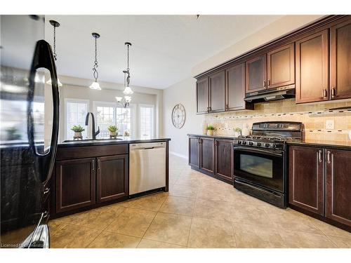 5 Hammacher Street, Baden, ON - Indoor Photo Showing Kitchen With Upgraded Kitchen