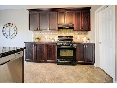 5 Hammacher Street, Baden, ON - Indoor Photo Showing Kitchen