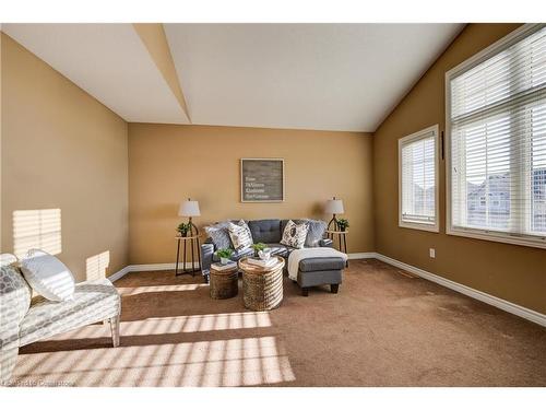 5 Hammacher Street, Baden, ON - Indoor Photo Showing Living Room