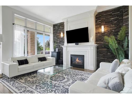 4663 Wellington 35 Road, Puslinch, ON - Indoor Photo Showing Living Room With Fireplace