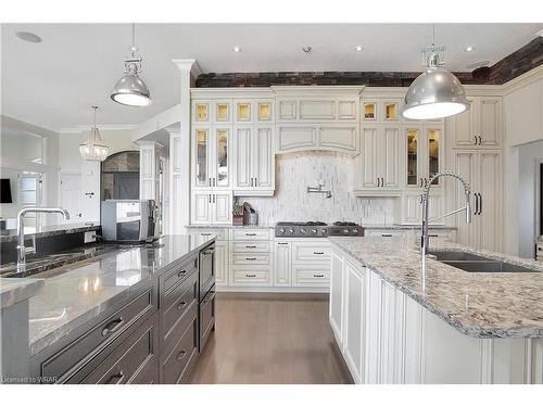 4663 Wellington 35 Road, Puslinch, ON - Indoor Photo Showing Kitchen With Double Sink With Upgraded Kitchen