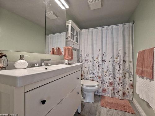 1011-3227 King Street E, Kitchener, ON - Indoor Photo Showing Bathroom