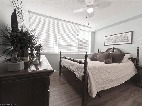 1011-3227 King Street E, Kitchener, ON - Indoor Photo Showing Bedroom