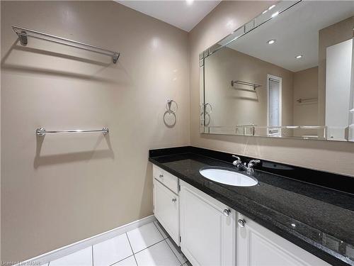 4107 Jefton Crescent, Mississauga, ON - Indoor Photo Showing Bathroom