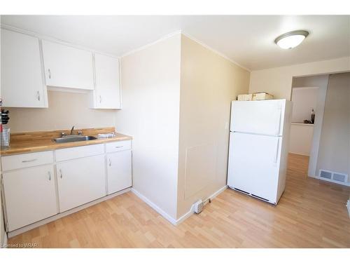 1111 Beattie Street, North Bay, ON - Indoor Photo Showing Kitchen