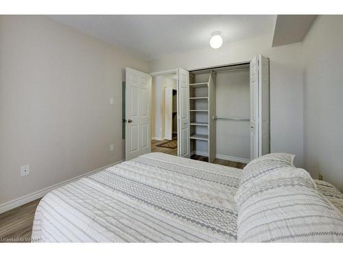 202-1414 King Street E, Kitchener, ON - Indoor Photo Showing Bedroom