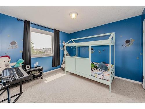 201 Brandenburg Court, Waterloo, ON - Indoor Photo Showing Bedroom