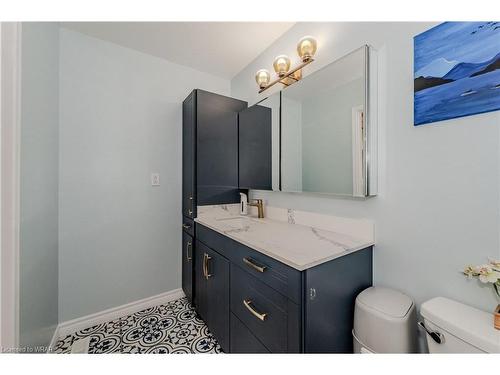 201 Brandenburg Court, Waterloo, ON - Indoor Photo Showing Bathroom