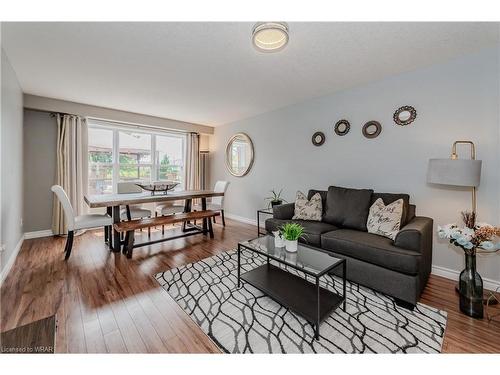 201 Brandenburg Court, Waterloo, ON - Indoor Photo Showing Living Room