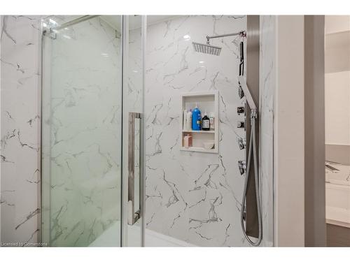 201 Brandenburg Court, Waterloo, ON - Indoor Photo Showing Bathroom