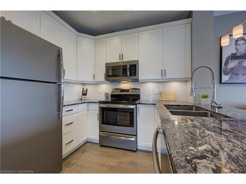 601-1 Victoria Street S, Kitchener, ON - Indoor Photo Showing Kitchen With Double Sink With Upgraded Kitchen