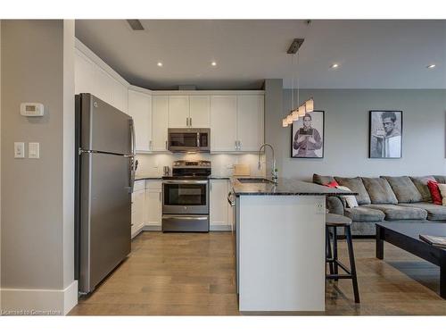 601-1 Victoria Street S, Kitchener, ON - Indoor Photo Showing Kitchen