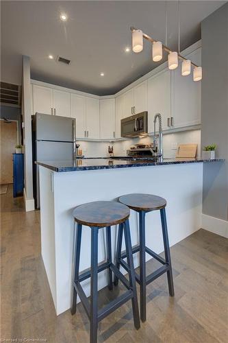 601-1 Victoria Street S, Kitchener, ON - Indoor Photo Showing Kitchen