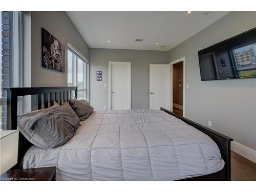 601-1 Victoria Street S, Kitchener, ON - Indoor Photo Showing Bedroom