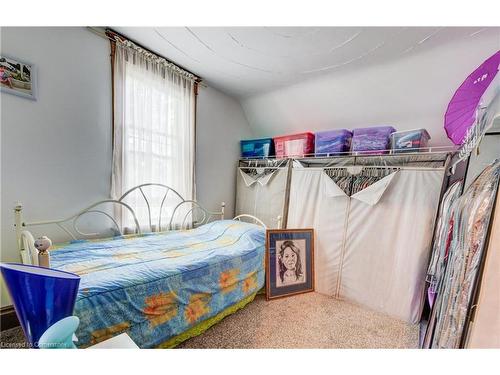 44 Walter Street, Kitchener, ON - Indoor Photo Showing Bedroom